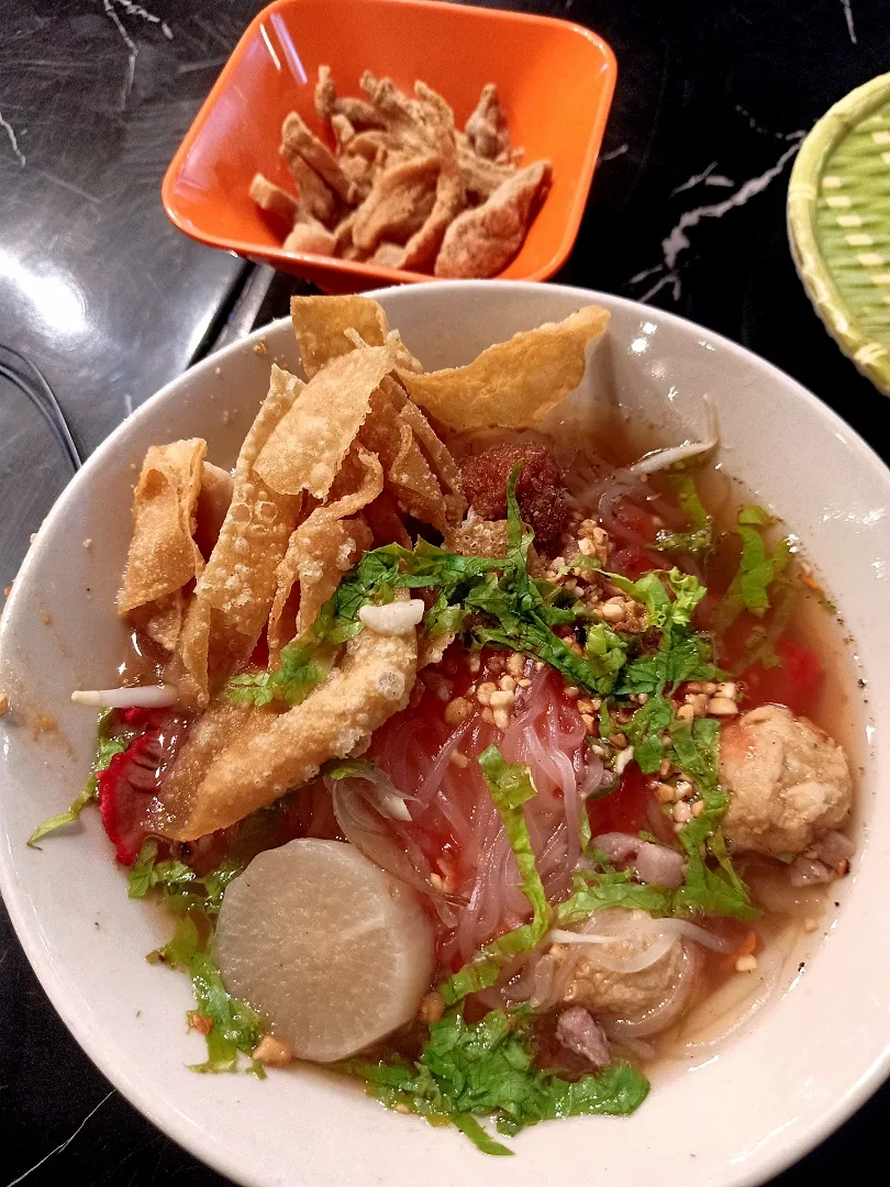 Yen-Ta-Fo Tom Yum Noodles (ก๋วยเตี๋ยวเย็นตาโฟต้มยำ) 🌶️🍜🌶️🤤|An'leeさん