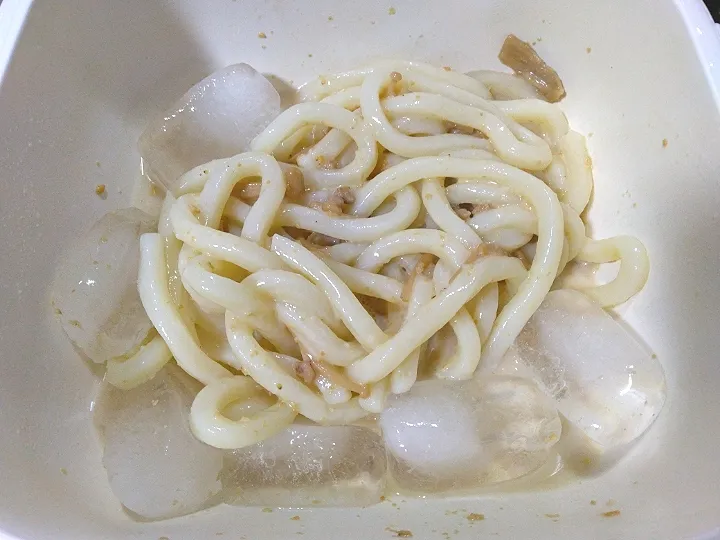 なめ茸と肉そぼろ入り胡麻ダレ冷やしうどん|darkbaronさん