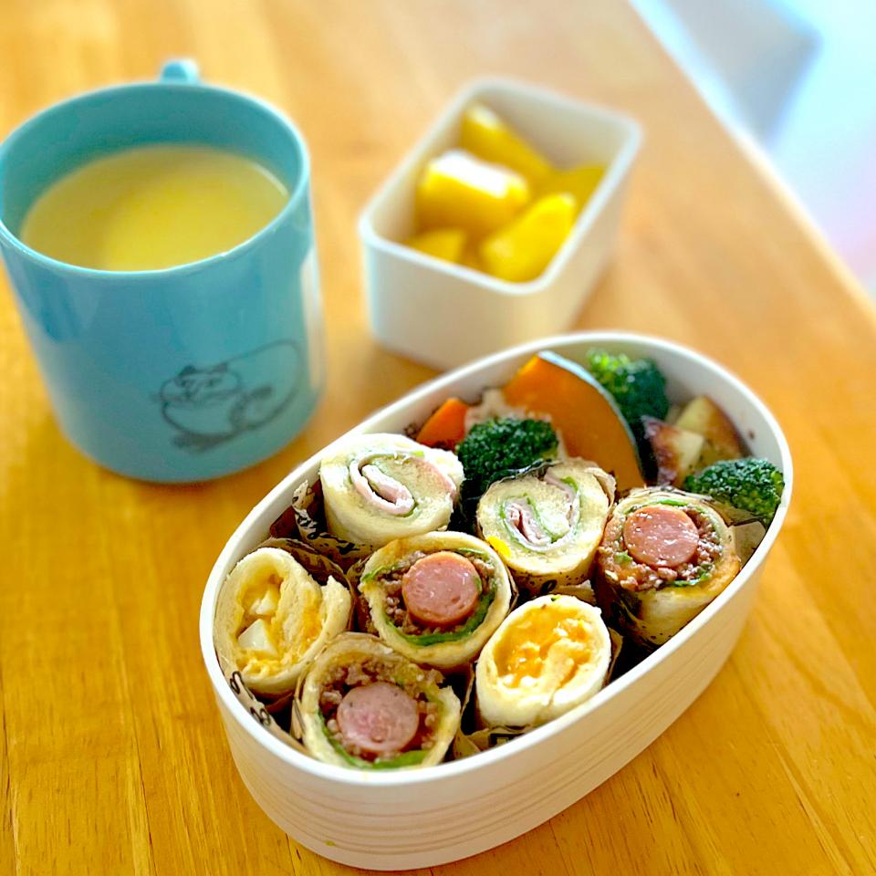 ロールサンドとコーンスープのお弁当