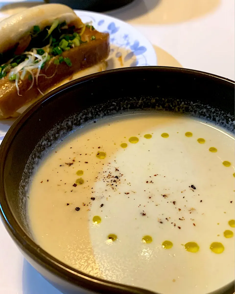 Snapdishの料理写真:この時期ぴったり、ごぼうスープ🍲|みっこちゃんさん