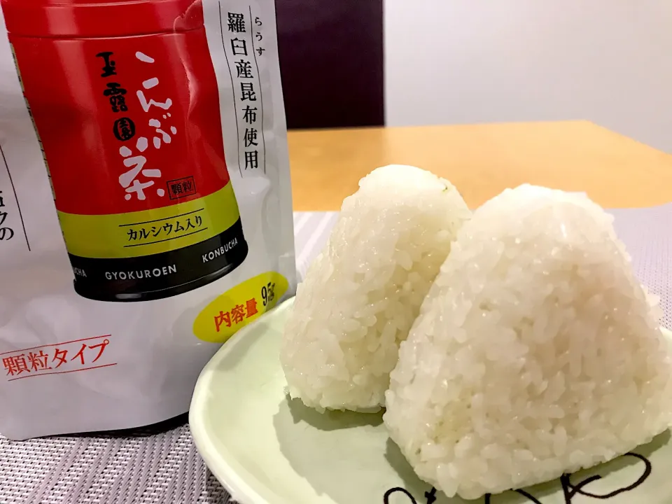 昆布だしむすび🍙|喰いしんぼう豚さん