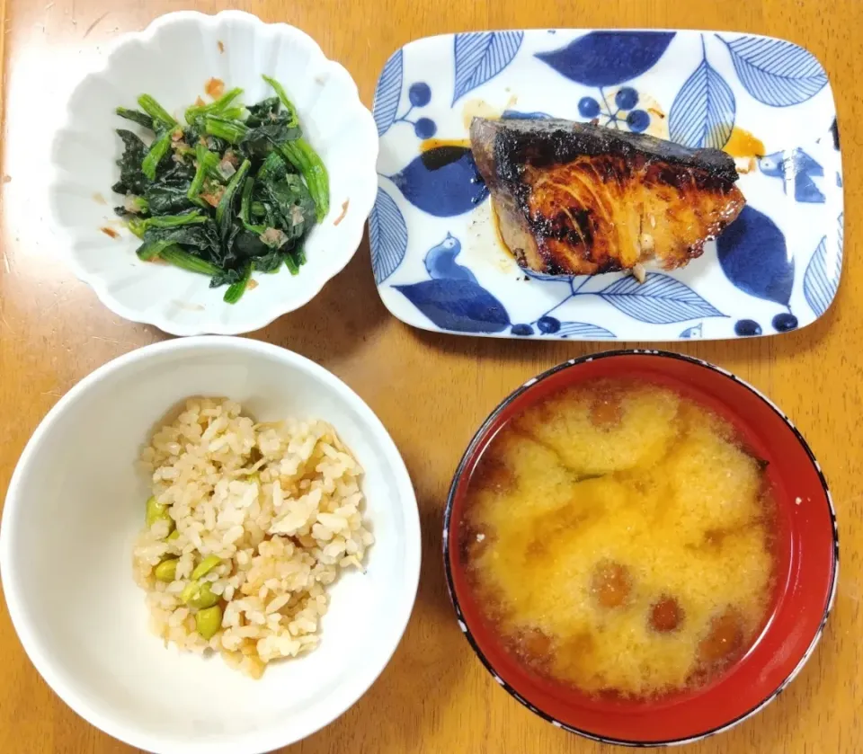 2023 0905　鰤の塩麹漬け焼き　ほうれん草のおひたし　なめことわかめのお味噌汁|いもこ。さん