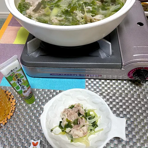 「スパイスでカンタン鍋変術「鶏だし鍋」アレンジ」を使ってみたSnapdishの料理・レシピ写真:水菜たっぷりしゃぶしゃぶ鍋