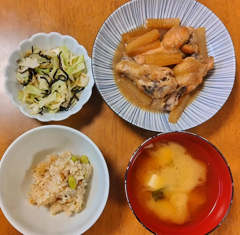 2023 0906　鶏手羽元と大根のさっぱり煮　キャベツの塩昆布ナムル　豆腐とわかめのお味噌汁|いもこ。さん