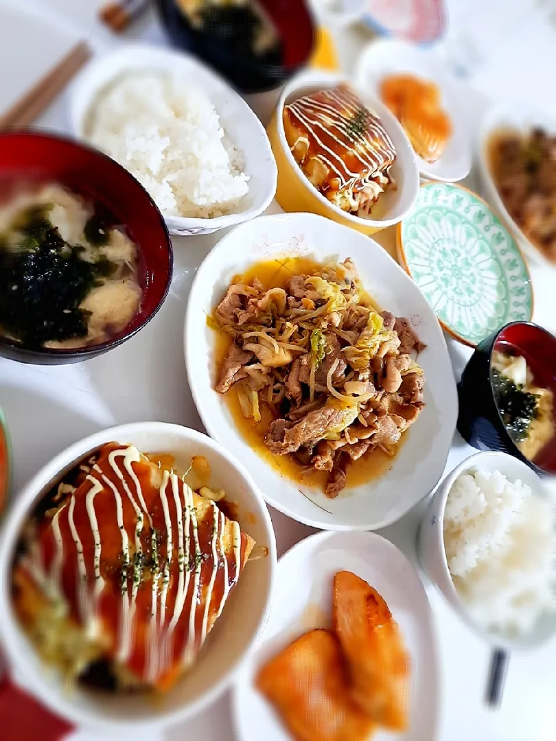 夕食(,,>᎑<,,)
豚肉と野菜炒め
ハラス焼き
厚揚げとキャベツとハムのチーズお好み焼き風
ワンタンスープ|プリン☆さん