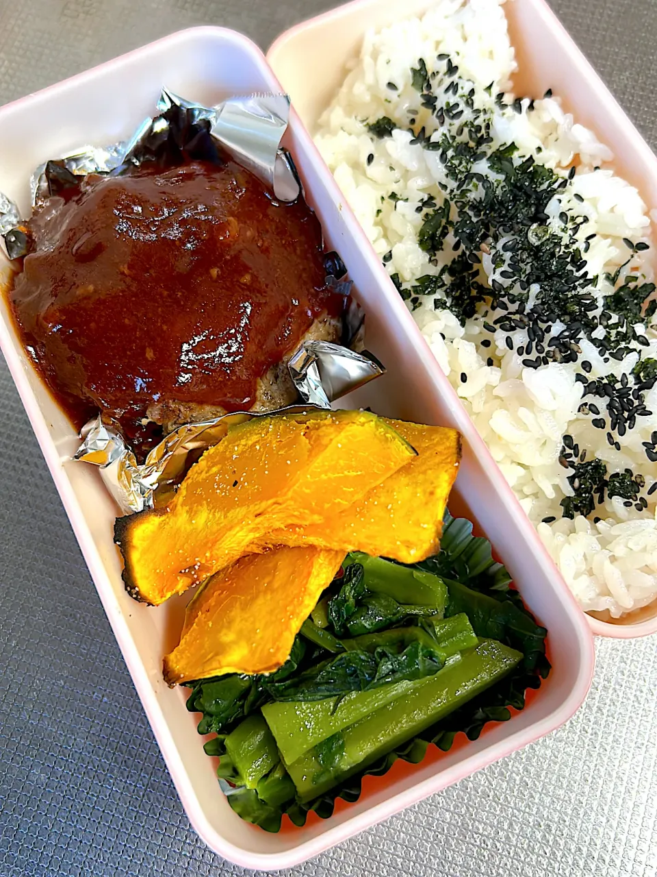 Snapdishの料理写真:ハンバーグ弁当|ぱんださん