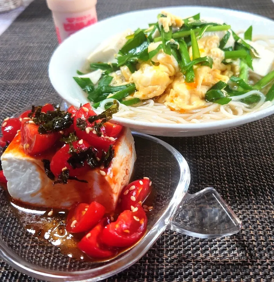 Snapdishの料理写真:ニラたま煮麺
コチジャンとまとうふ|マギーさん