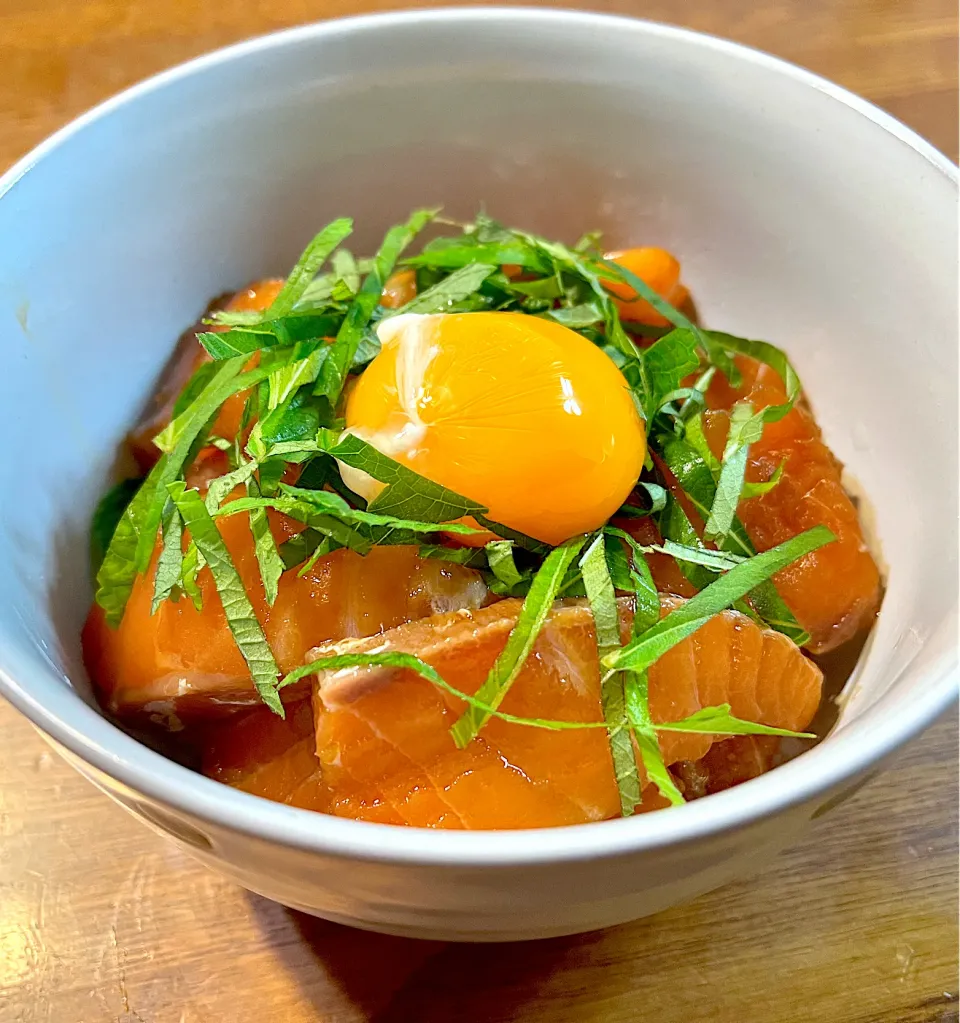 漬けサーモン丼|ちろるろさん