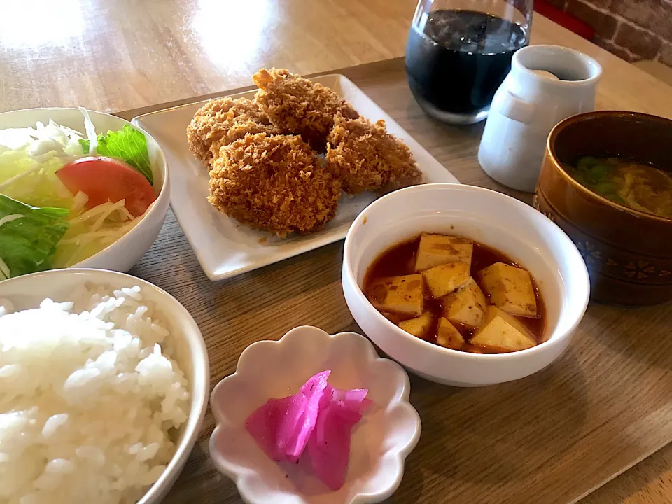 Snapdishの料理写真:火曜日ランチ「一口とんかつ」|taketakeさん