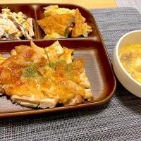 Snapdishの料理写真:チキンステーキ、酸辣湯、ひじきとれんこんとにんじんのマヨ和え、白菜と厚揚げのくたくた煮|maa@さん