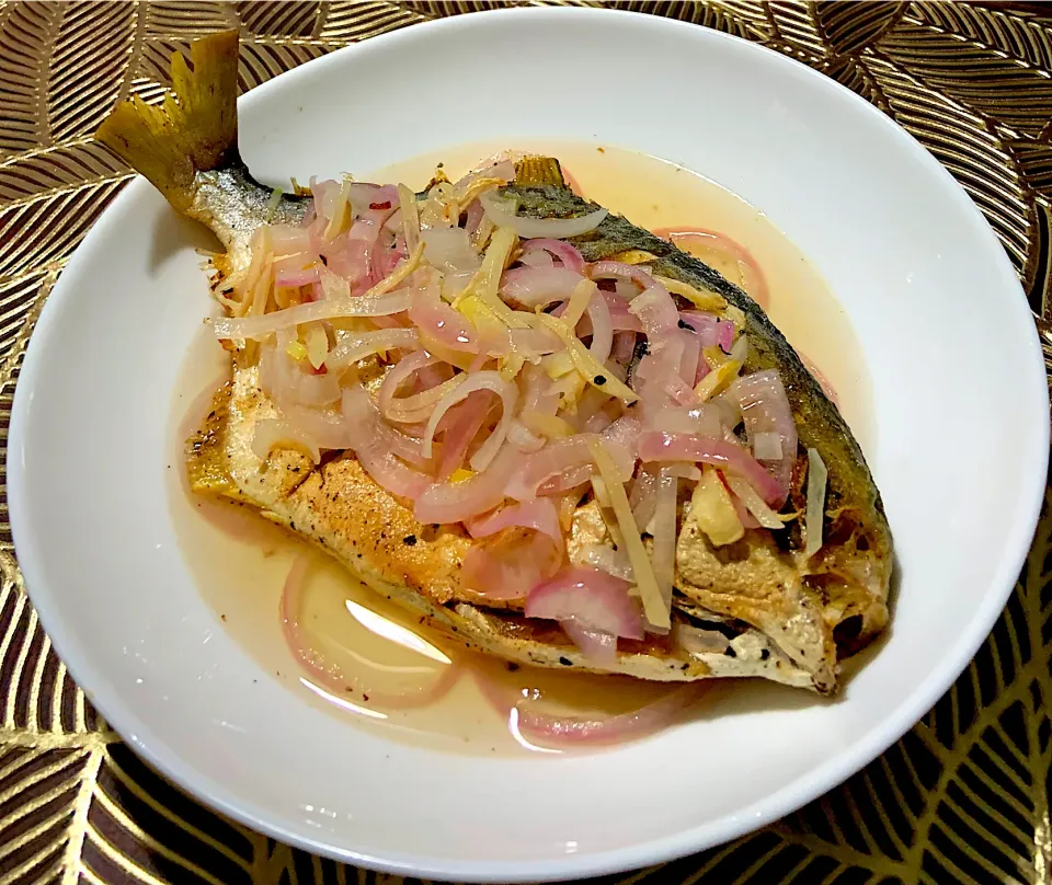 Snapdishの料理写真:Fish escabeche “fried fish then top with sweet salty sour sauce vinegar, sugar, salt, pepper, water, onions and ginger|Ahnneさん