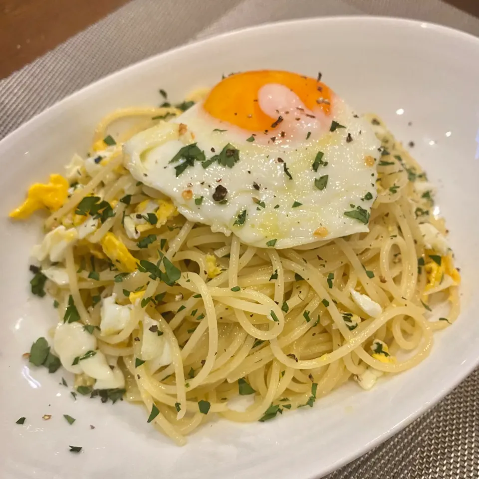 Snapdishの料理写真:貧乏人のパスタ〜スパゲティ・アッラ・ポベレッラ〜|OLの気ままご飯🍽さん