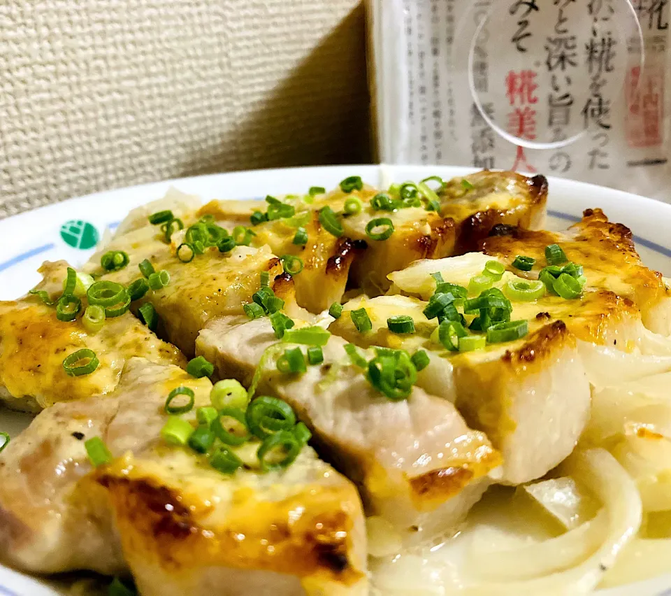 包んで焼くだけ♡ 豚ロースの味噌マヨ焼き|makiയꕤさん