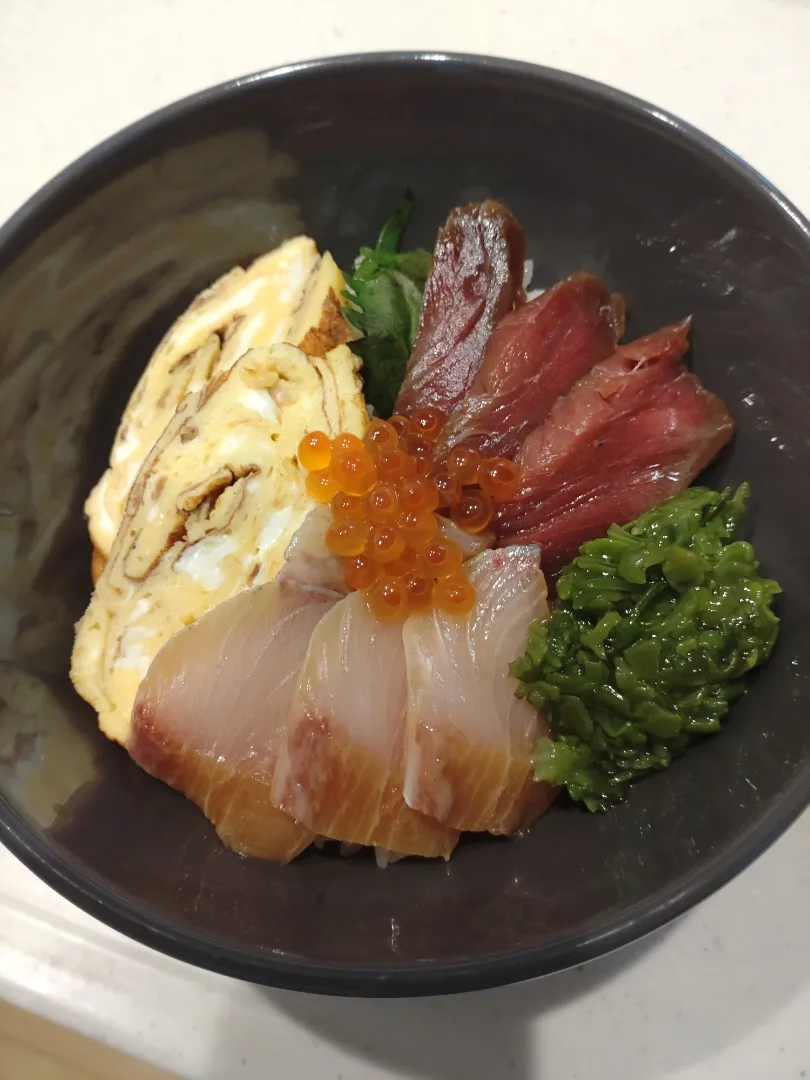 本マグロとぶりの漬け丼❤️|nikochan(^^)さん