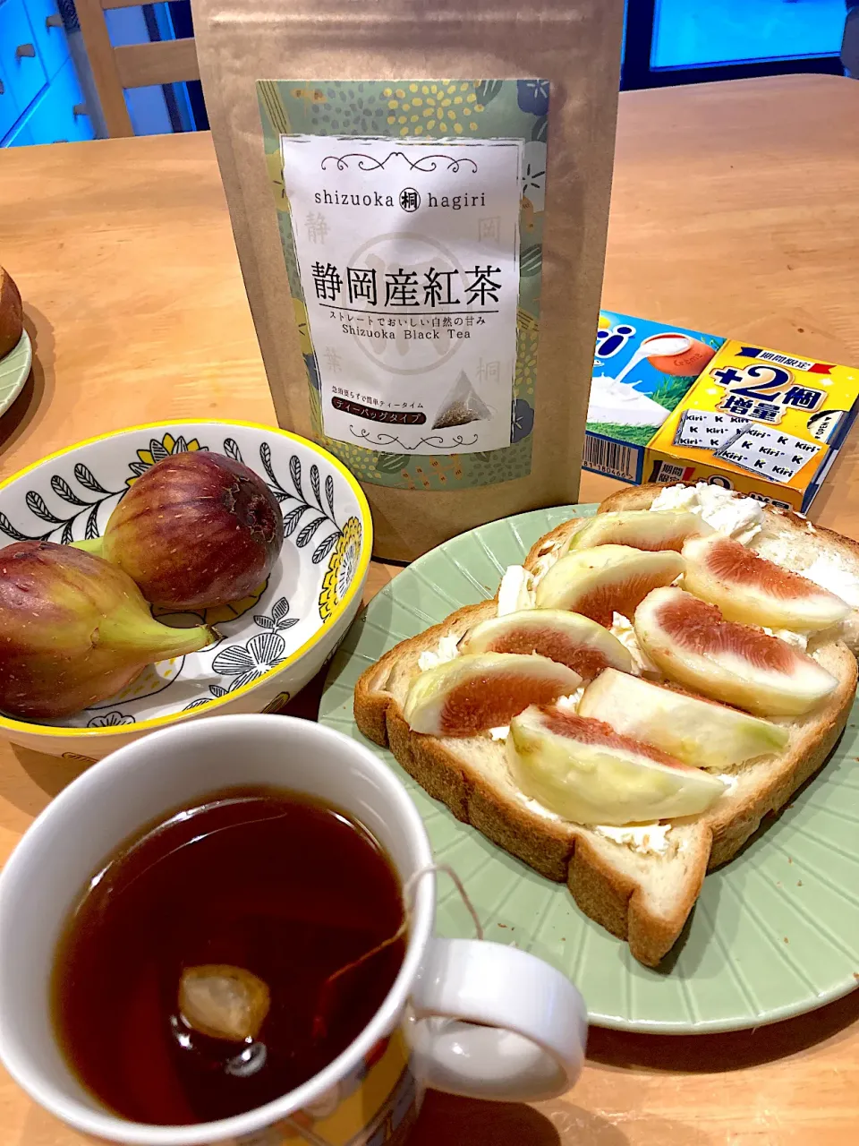 静岡産紅茶＋いちじく&クリチ乗せトースト|ふくながさん