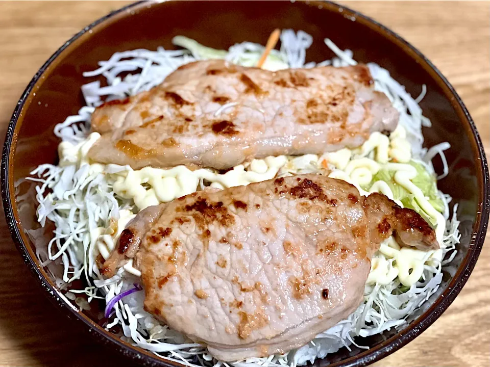 ☆豚ロースしょうが焼き丼|まぁたんさん