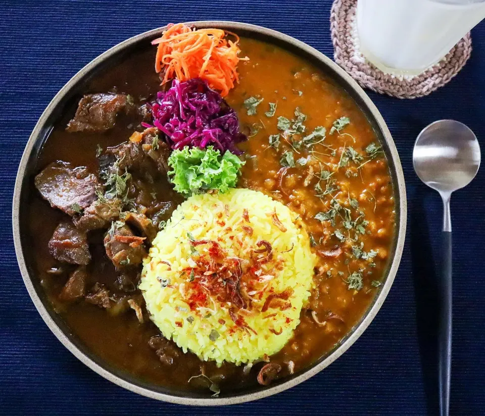 スパイスあいがけカレー　牛すじとココナッツダルカレー|sho_shoさん