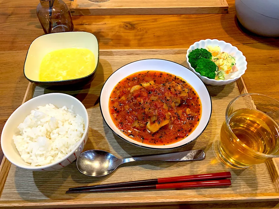 今日の夜ご飯(チキンのトマト煮、ポテトサラダ、中華風コーンスープ)|cocomikaさん