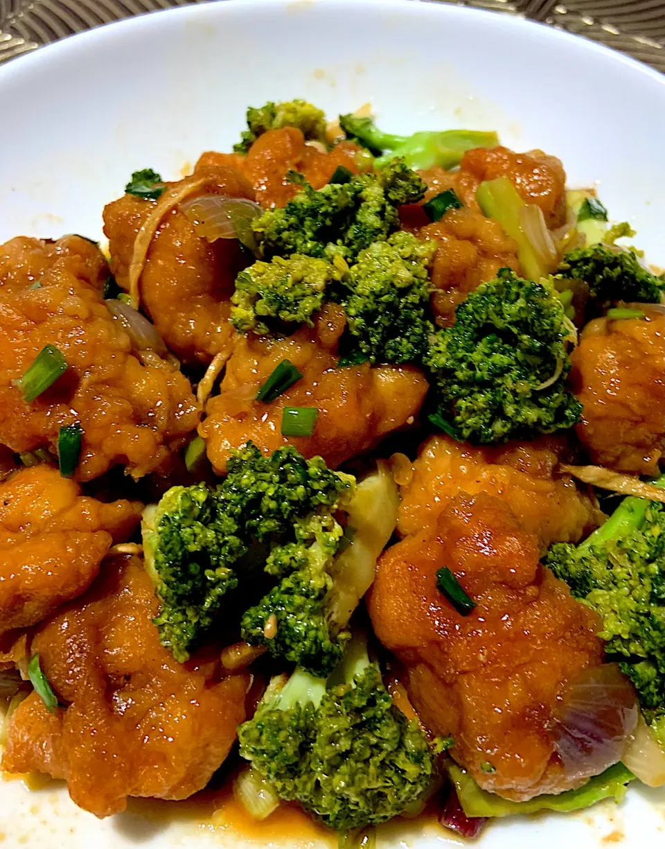 Fried chicken chunk in housin sauce with brocolli|Ahnneさん