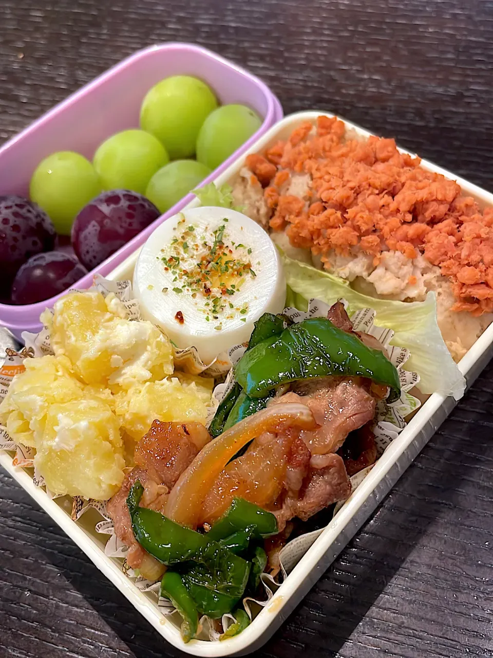 豚焼肉とサツマイモのサラダ弁当|雑草シェリーさん