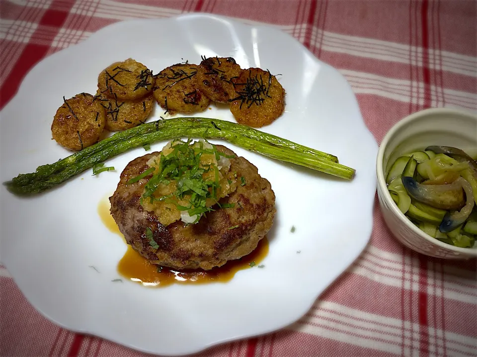 Snapdishの料理写真:和風ハンバーグ　　　　　　　　　　　　　　　　　　　山芋のバター甘辛炒め　　　　　　　　　　　　　　　アスパラオイル焼き　　　　　　　　　　　　　　　　　きゅうり茄子のぬか漬け|eiyadeさん