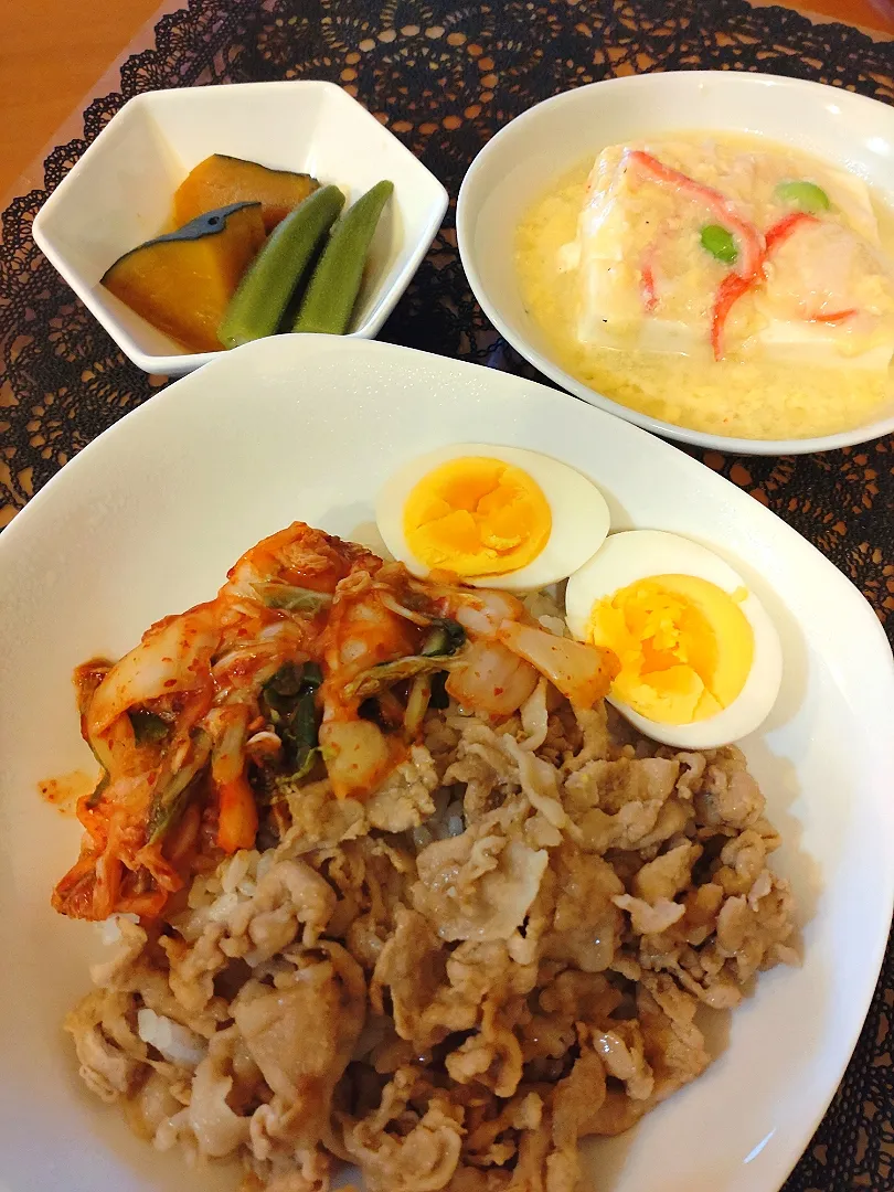 Snapdishの料理写真:☆キムチ豚丼
☆あんかけ豆腐
☆プチ　カボチャとオクラ煮合わせ|chikakoさん