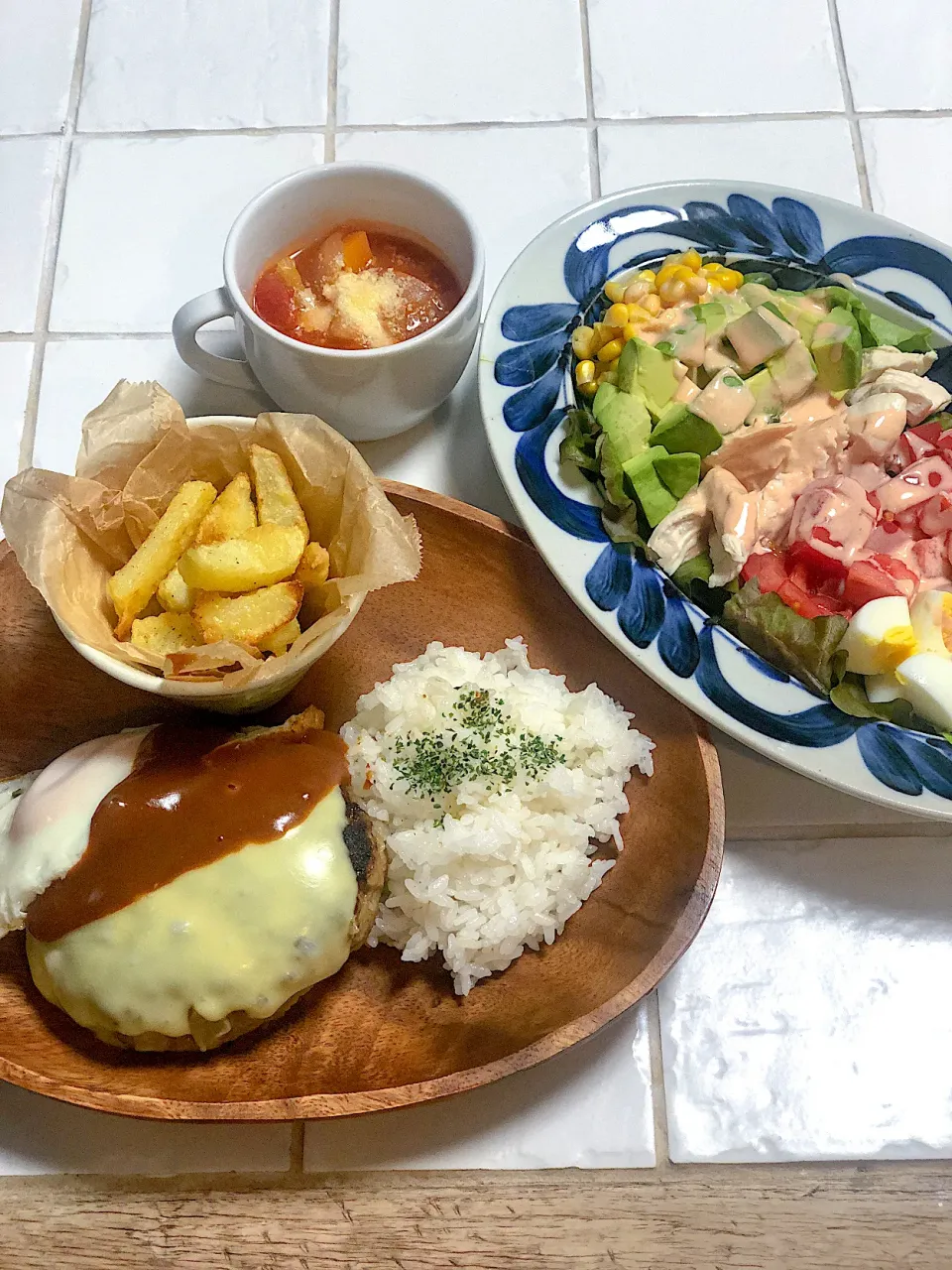 チーズハンバーグ&コブサラダ🥗|おーこ🍅野菜ソムリエの母ちゃんさん