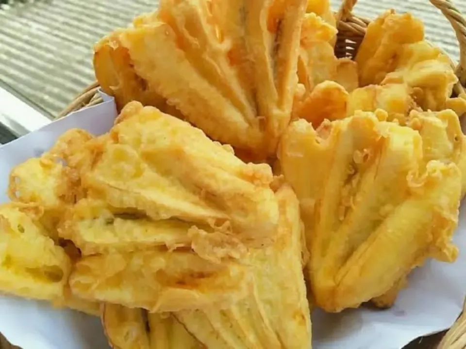 pisgor balur tepung telur|Miftahul Husniさん