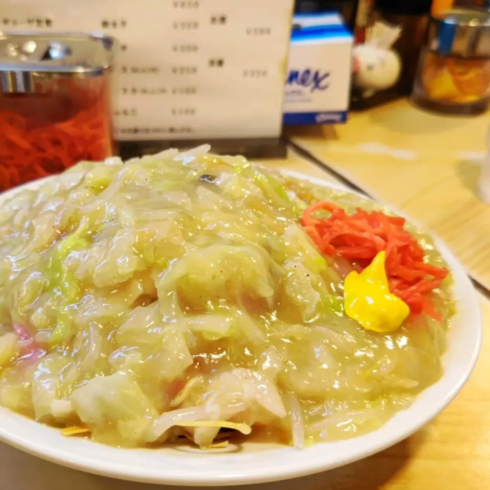 Snapdishの料理写真:遅い昼食はバリバリの皿うどん。|Katsuraさん