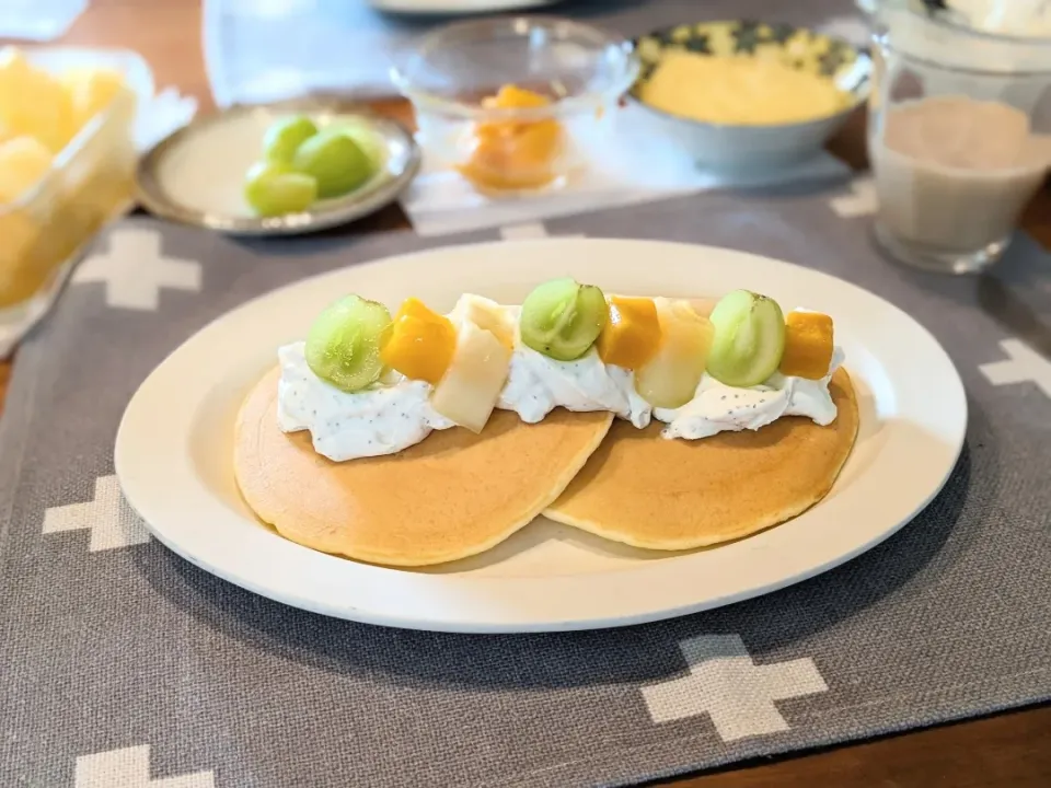 Snapdishの料理写真:アールグレイクリームでフルーツ＆ホットケーキ🥞|Kanaさん