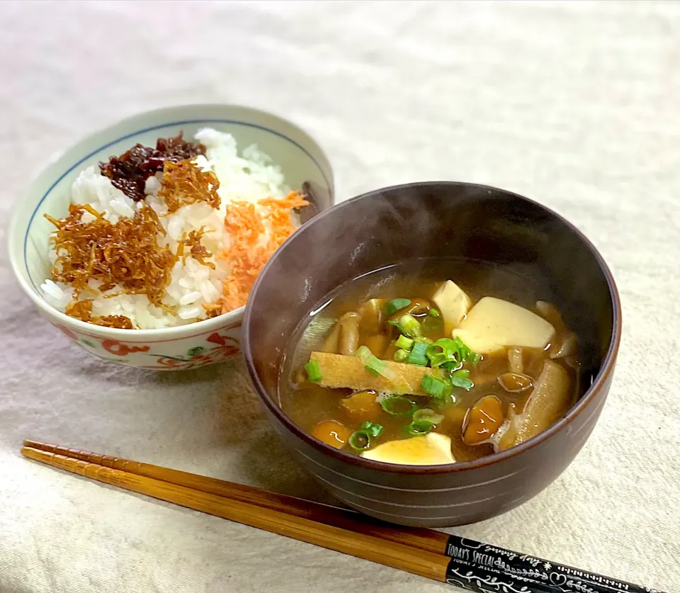 Snapdishの料理写真:なめこのお味噌汁|かっちゃん杉さん