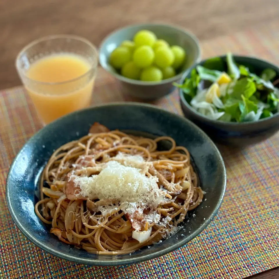 キノコとベーコンのパスタ|ぺんぎんさん