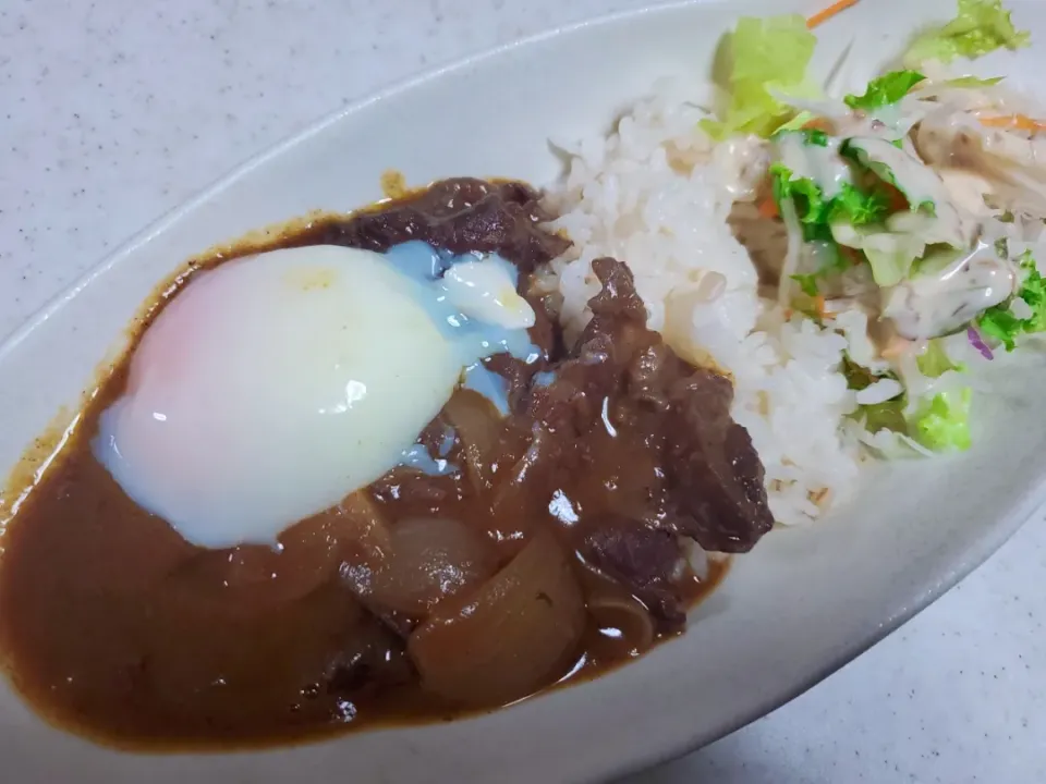 牛すじカレー🍻|こぅさん