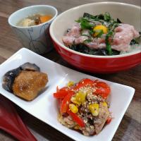 鯖缶とパプリカの胡麻醤油和え