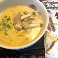 Snapdishの料理写真:麺屋奥右衛門　塩白湯麺|detsuyoさん