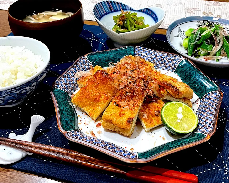 Snapdishの料理写真:久在屋の焼きお揚げ定食|かおるさん