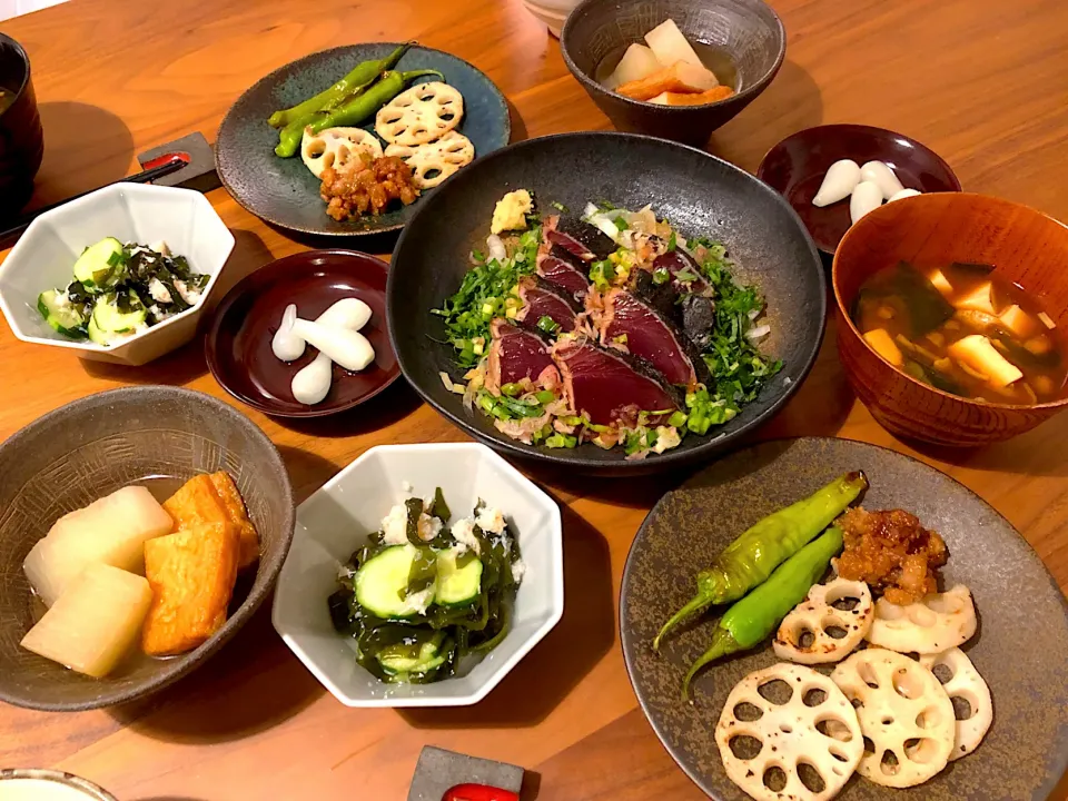 カツオのたたきと青唐豚味噌リベンジで夜ご飯|こんぶさん