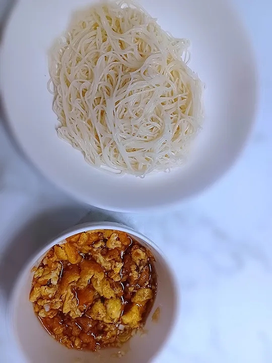 Snapdishの料理写真:狸の宴シリーズ
今宵の〆は素麺でした。

麺
揖保の糸
タレ
狸特製。 無化学調味料/無添加/天然出汁/
+自家製毛湯|タヌキさん