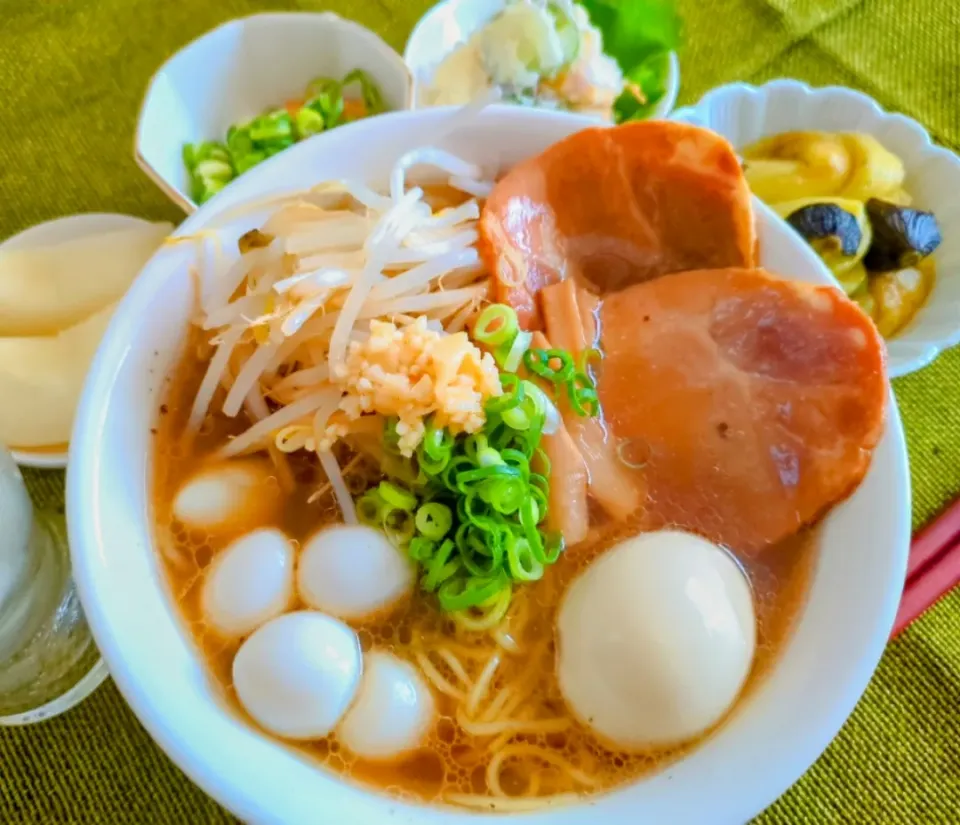 タマゴいっぱい✨朝のラーメン|アカネ💖さん