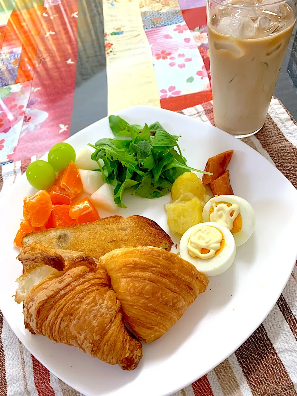 休日朝ごはん🥐|プクママさん