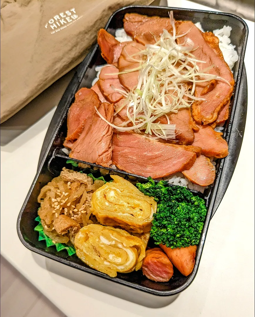 Snapdishの料理写真:チャーシュー丼|きゅーさん