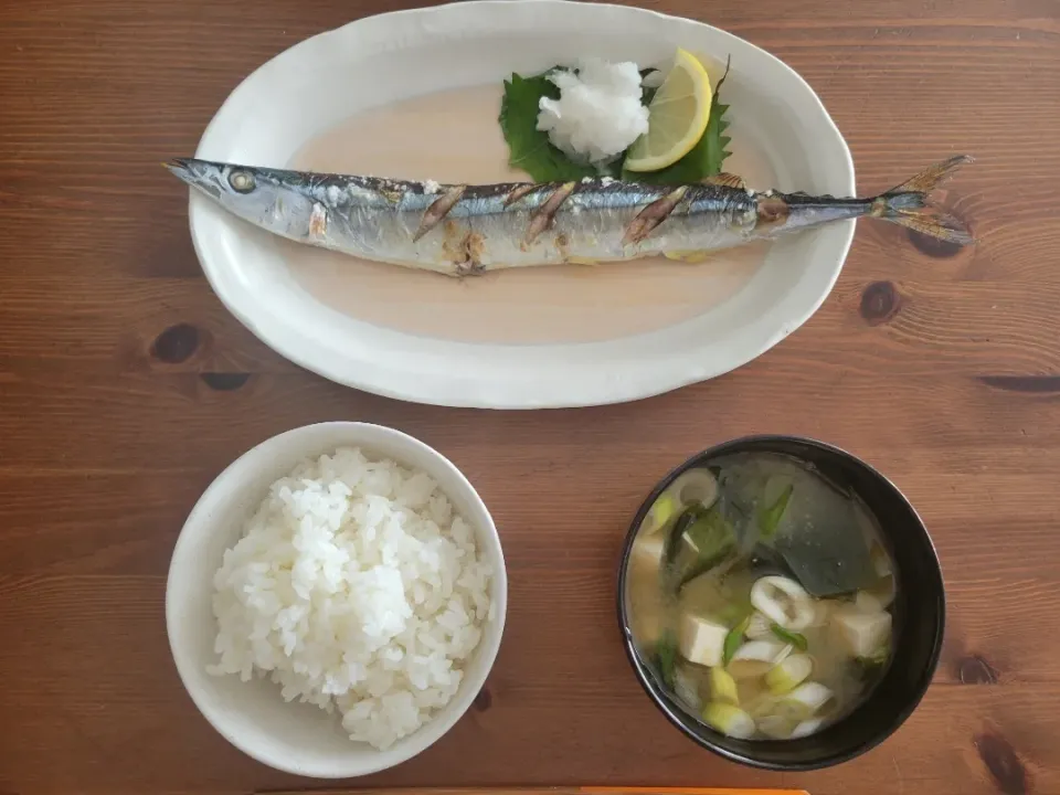 Snapdishの料理写真:朝サンマ定食、、w（一匹198円）|あんさん