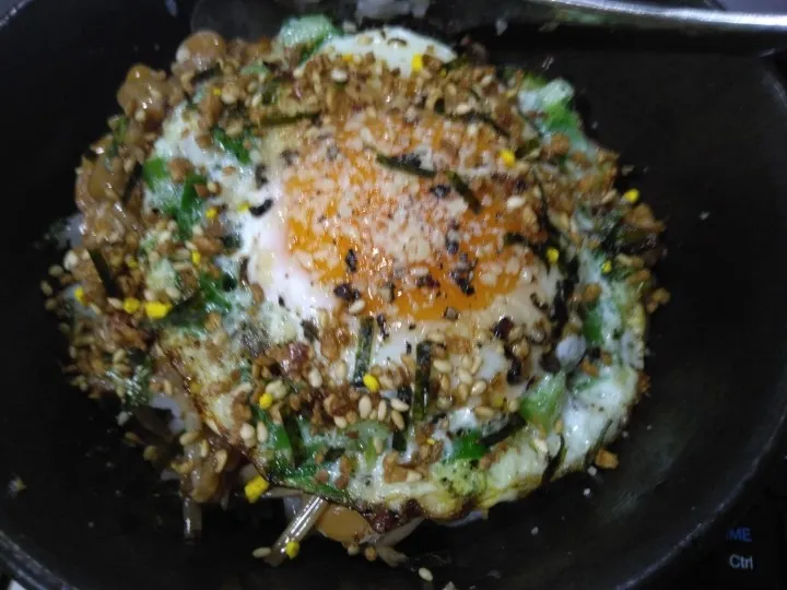 なめ茸と肉そぼろ入りショゴス丼|darkbaronさん