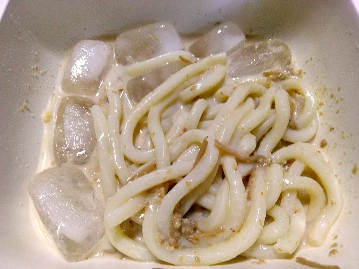 なめ茸と肉そぼろ入り胡麻ダレ冷やしうどん|darkbaronさん