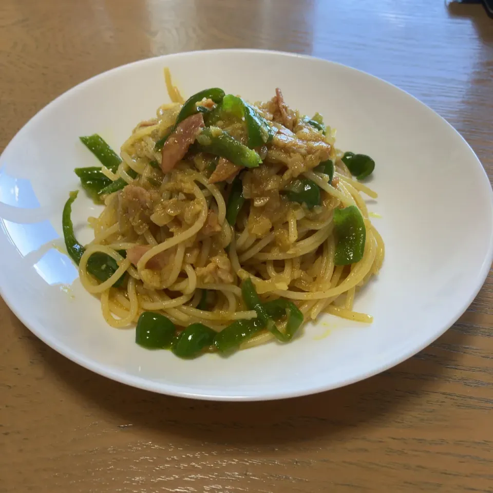 カレーパスタでテレワークランチ|Kojiさん