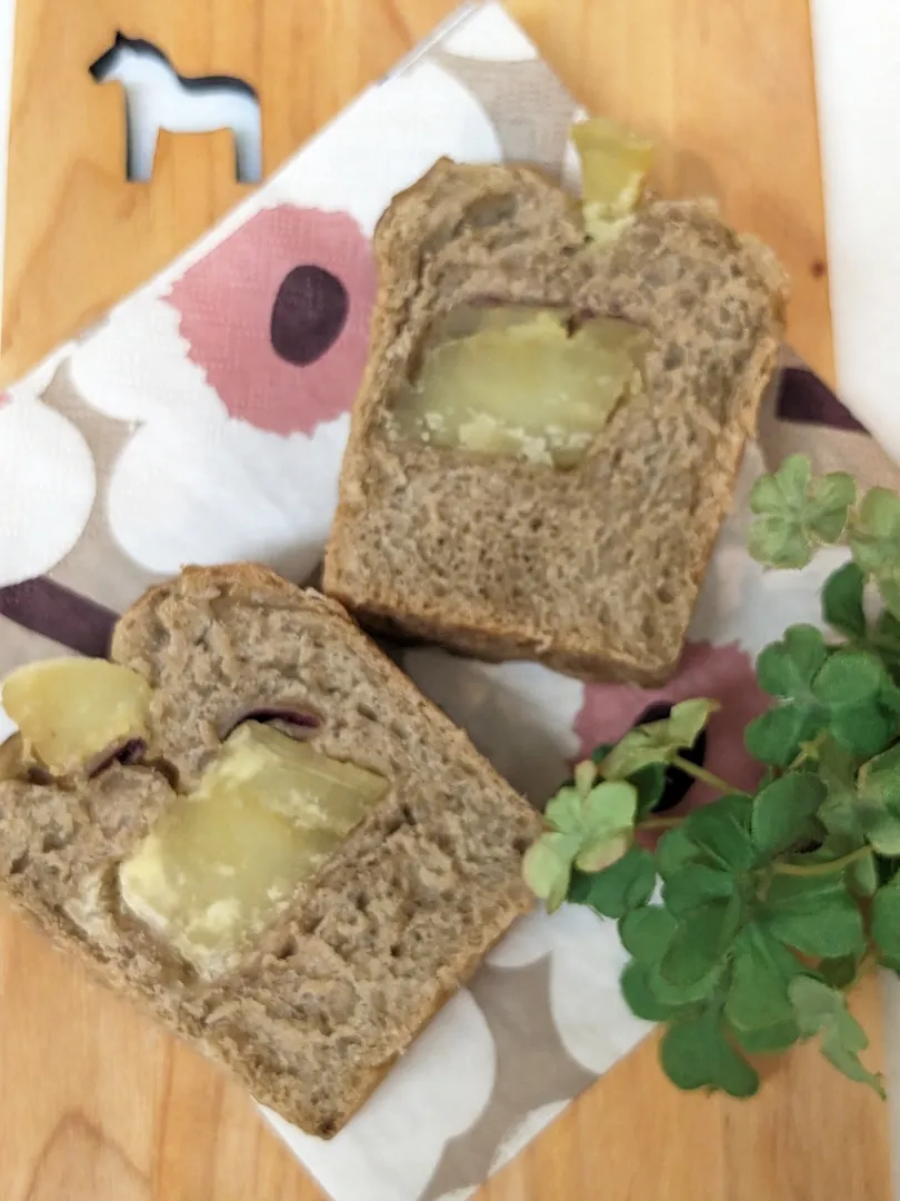 さつまいも甘煮＆ほうじ茶のパン|Naomiさん