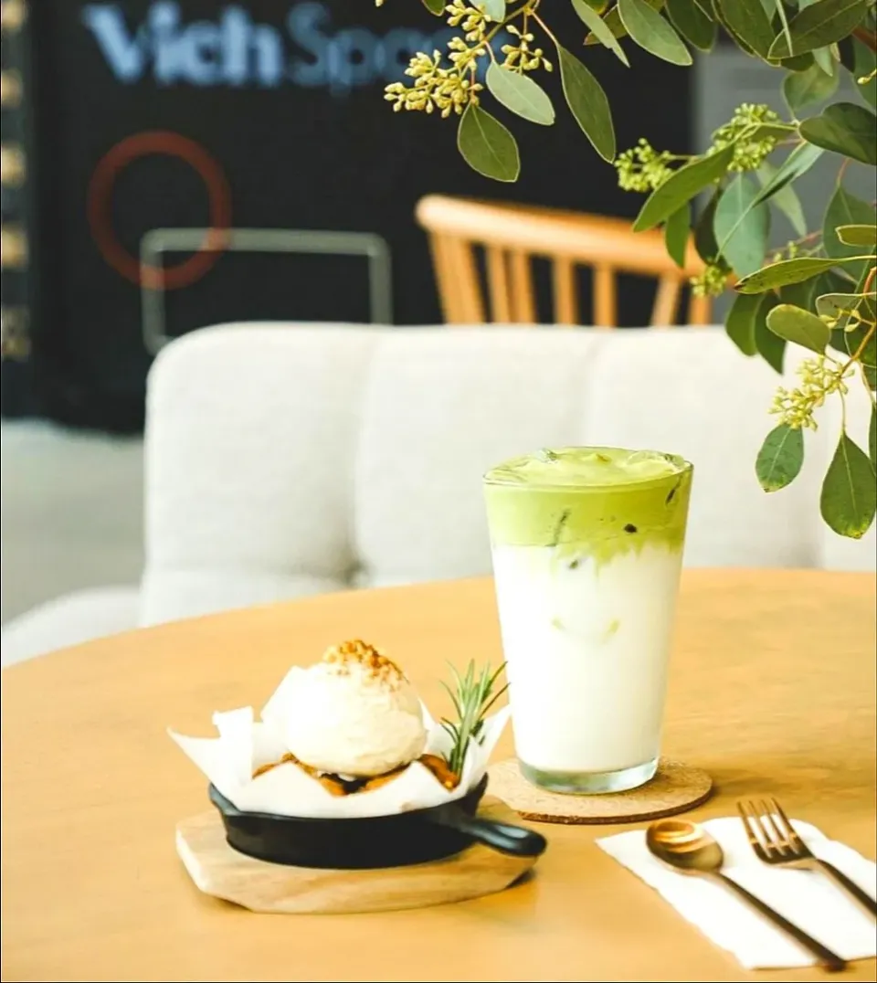 Soft Cookie w/ Vanilla Ice Cream & Iced Matcha Latte 🍪🍨🧊🍵🤤
...
...
Mmmmmm... Sugoi~~~ 🥰🫶🏻|An'leeさん