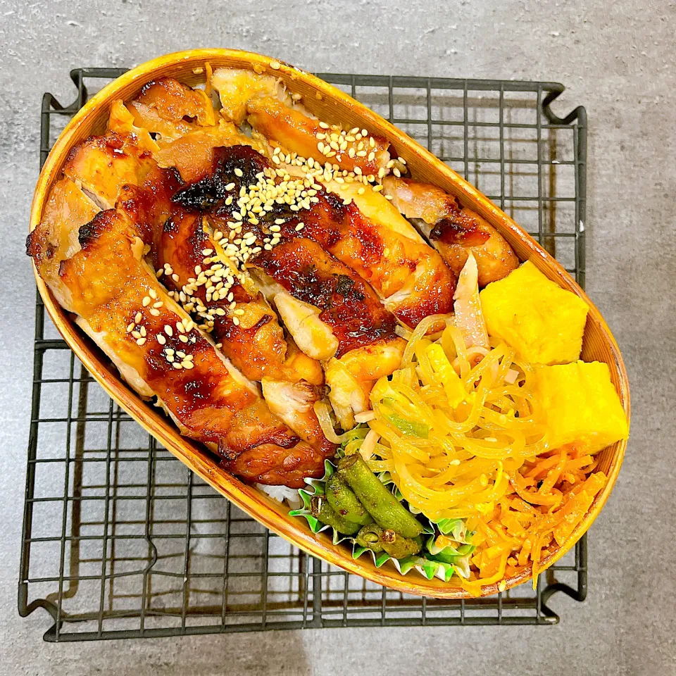 Snapdishの料理写真:照り焼きチキン弁当|のんさん