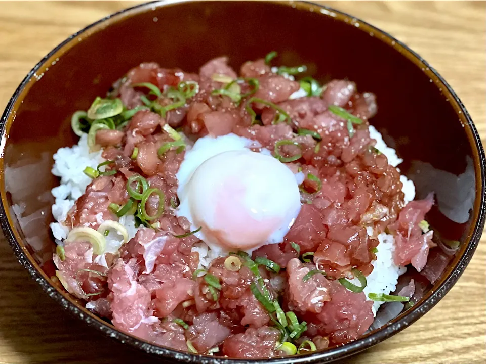 Snapdishの料理写真:☆まぐろたたき丼|まぁたんさん