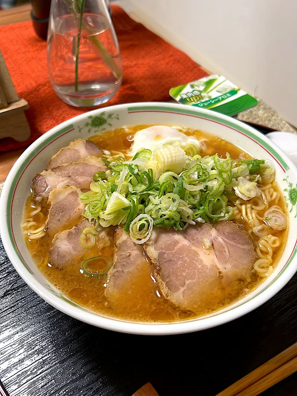 サッポロ一番味噌ネギ焼豚麺|くろさん